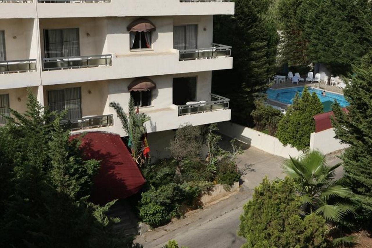 Zoukotel Hotel Jounieh Exterior photo